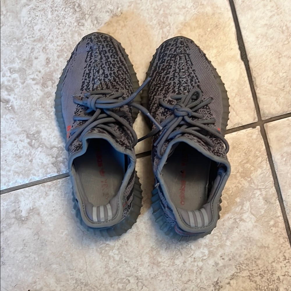 Yeezy Beluga sneakers size 4 Men